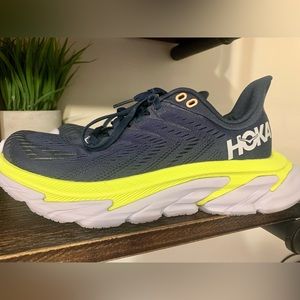 VGUC Hoka One One womens Clifton Edge shoes sz 6.5US